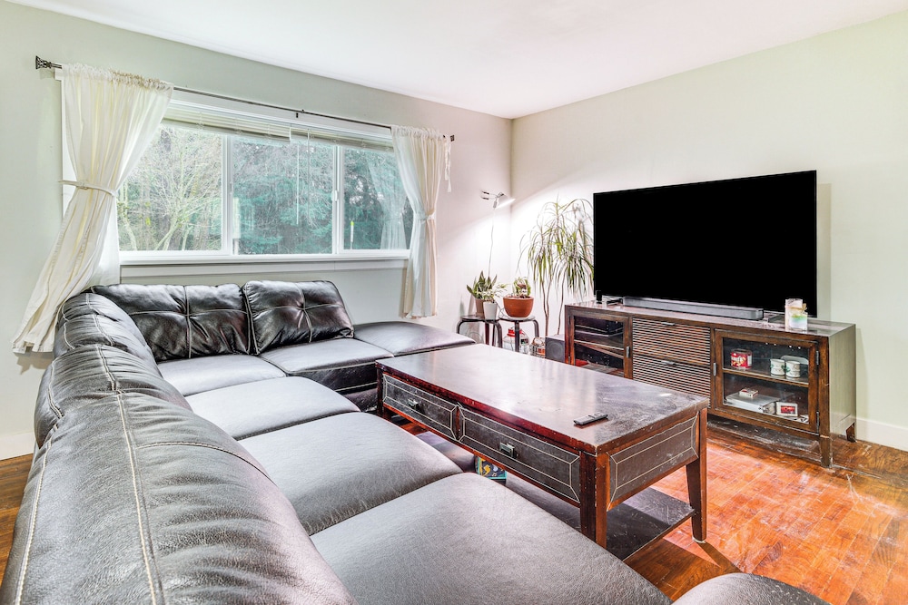 Apartment (Sunrise) photo 2
