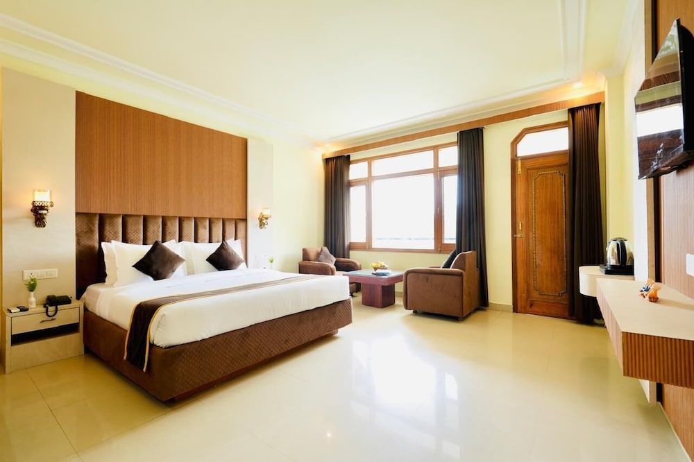 Superior Room, Balcony, Valley View