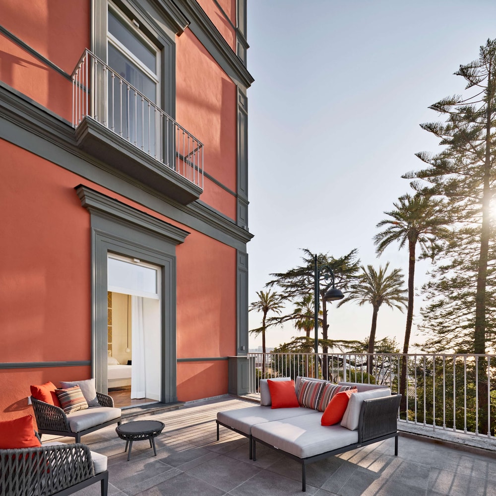 Superior Room, 1 King Bed, Terrace