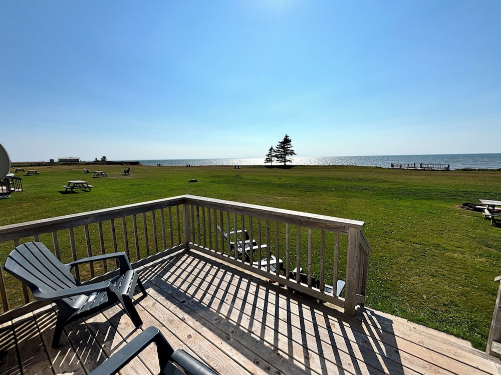 Standard Duplex, 2 Bedrooms, Ocean View photo 3