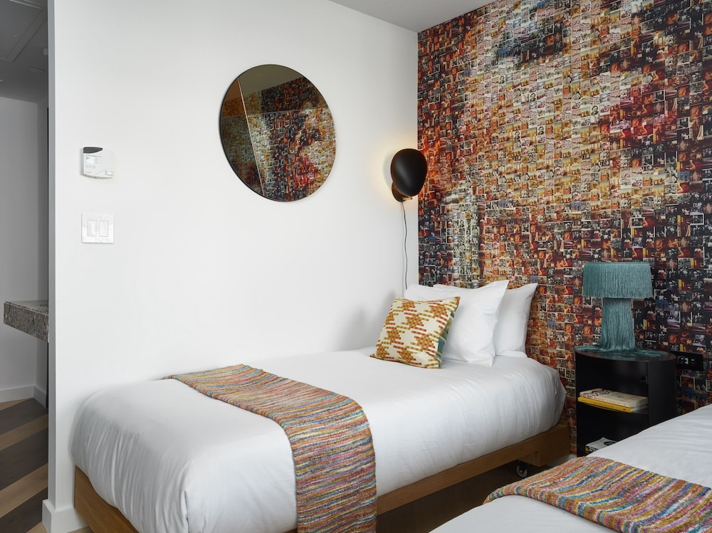 Accessible Room, Two Twins (Self Check-in with Virtual Front Desk) thumbnail 6