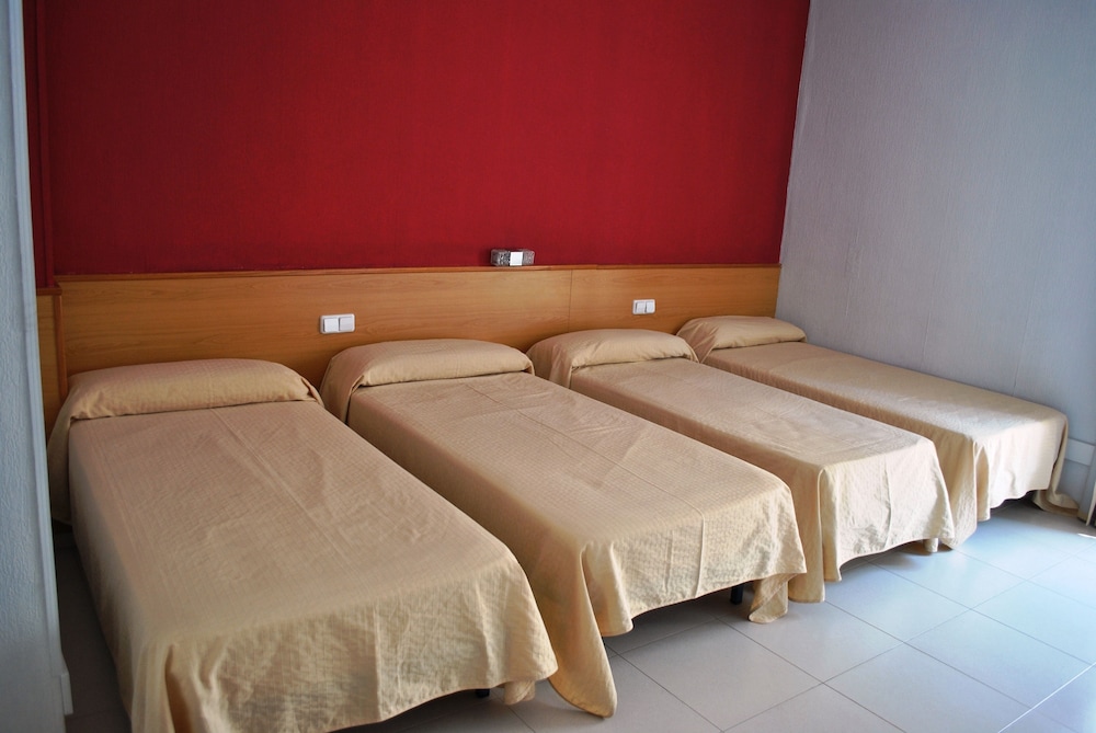 Standard Quadruple Room - Photo 1
