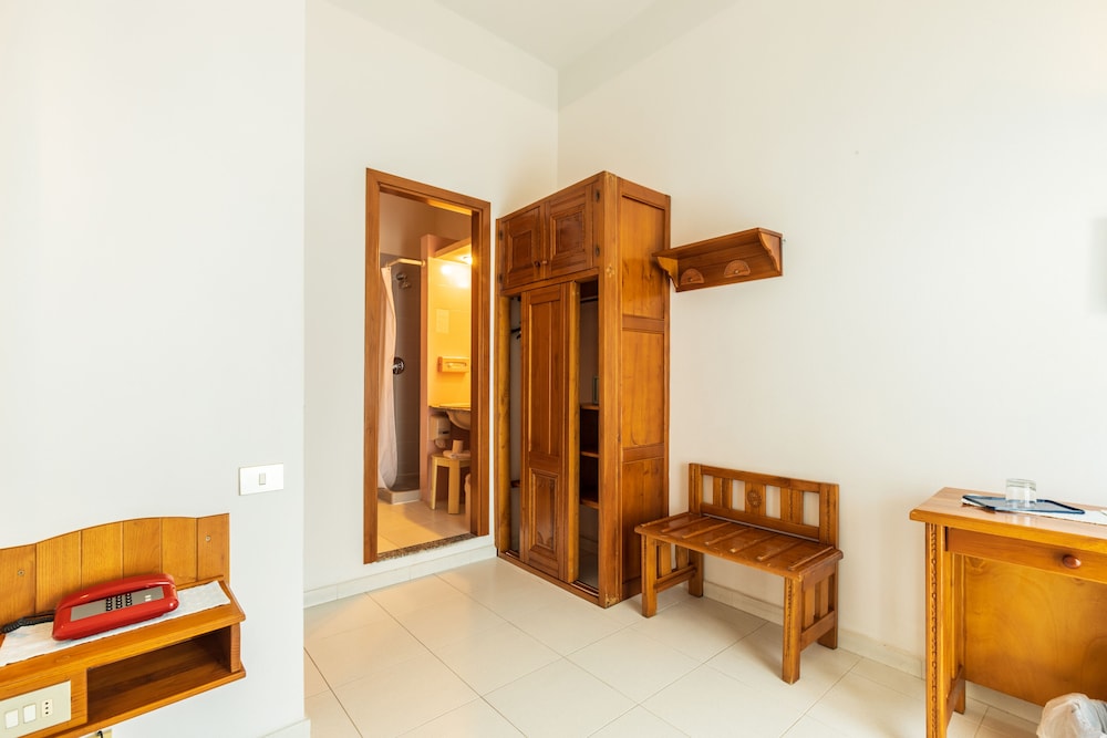 Single Room photo 3