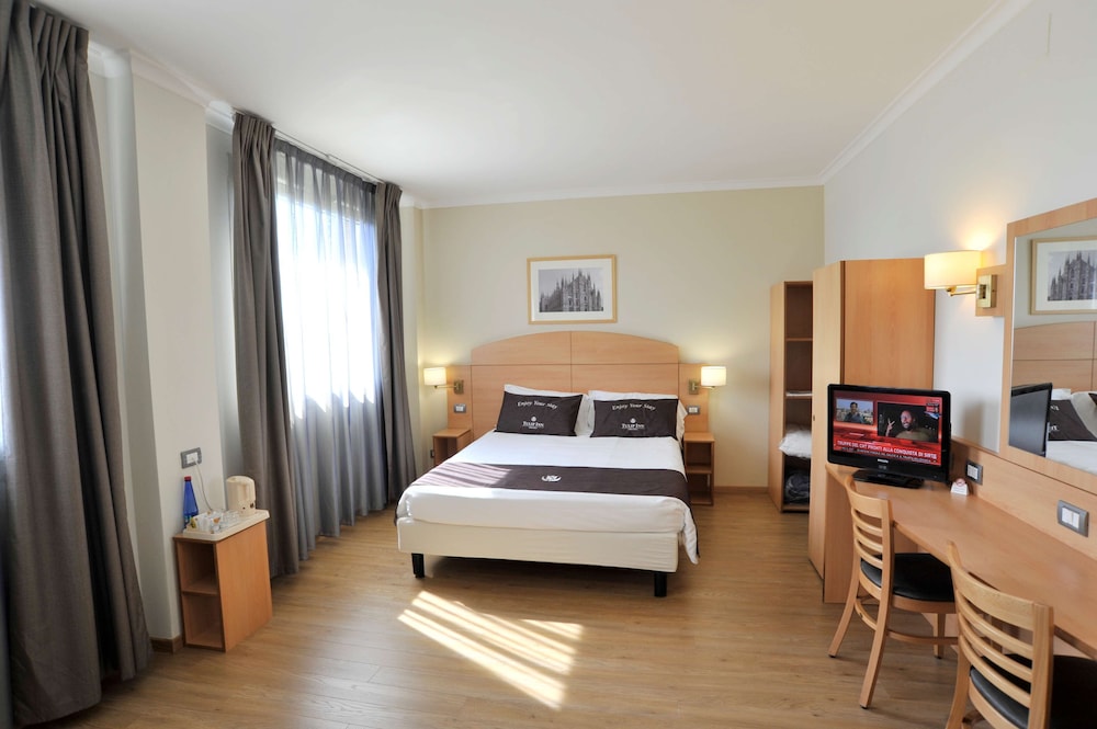 Standard Room, Multiple Beds photo 2