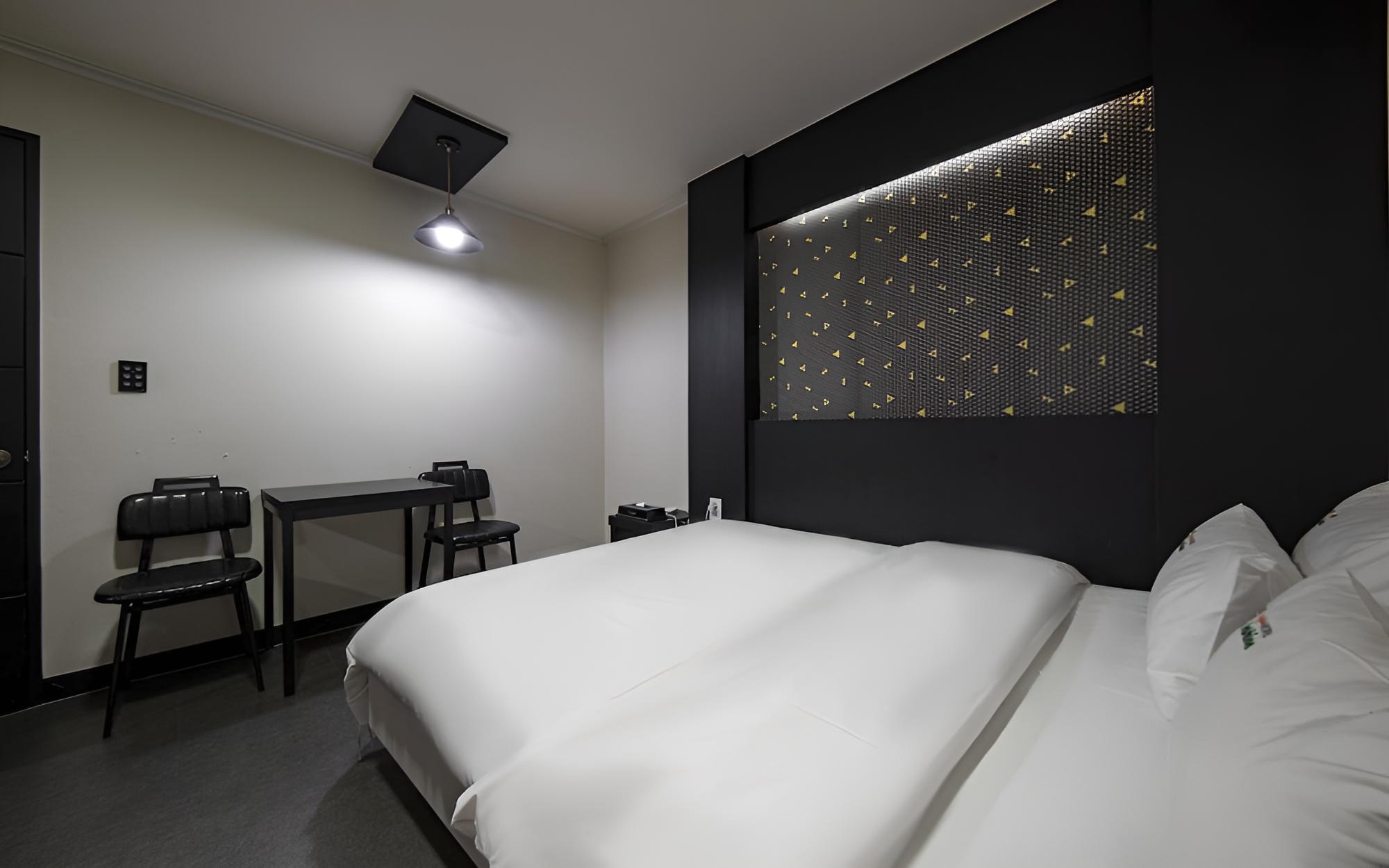 Room (Couple PC game room (air purifier no-) - Photo 6