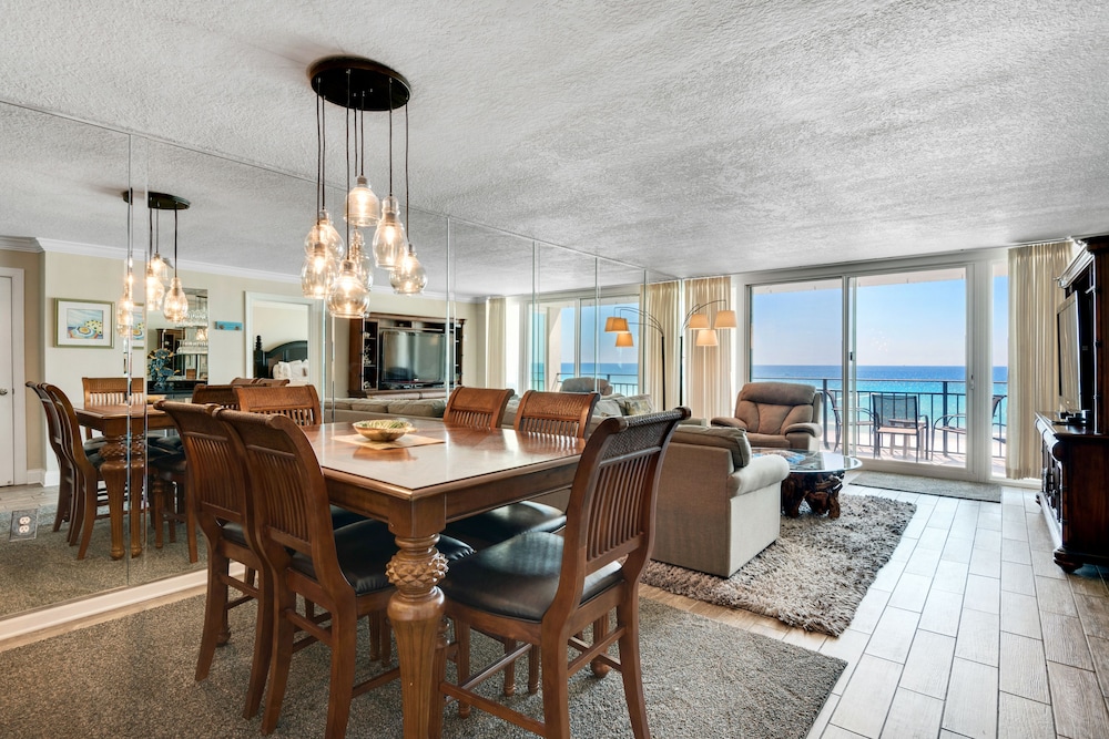 Standard Condo, 3 Bedrooms, 2 Bathrooms, Beachfront photo 1