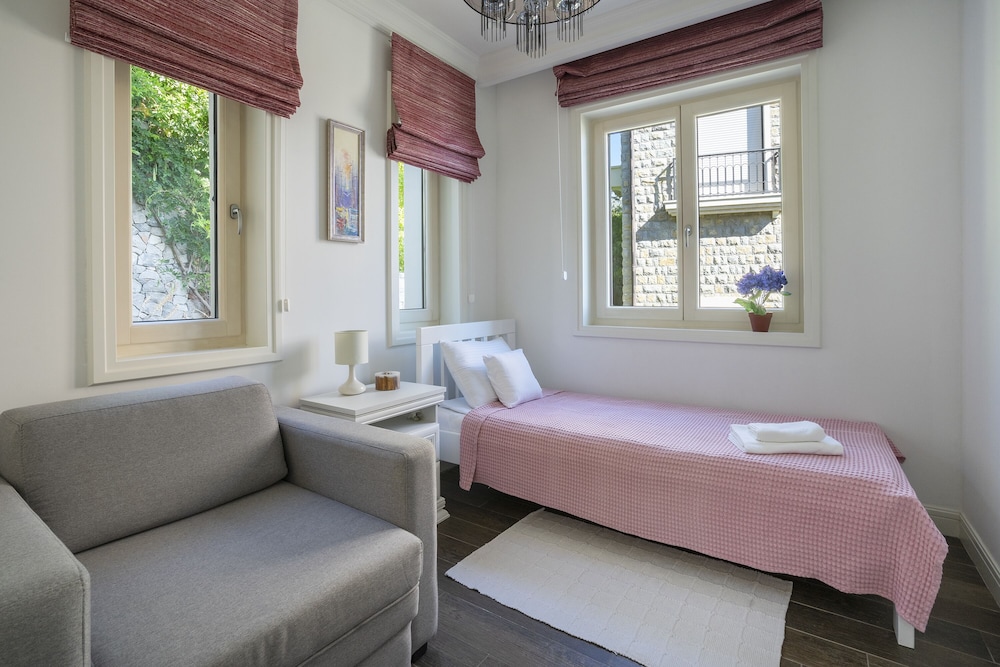 Apartment, 2 Bedrooms, Sea View (C-606) photo 2