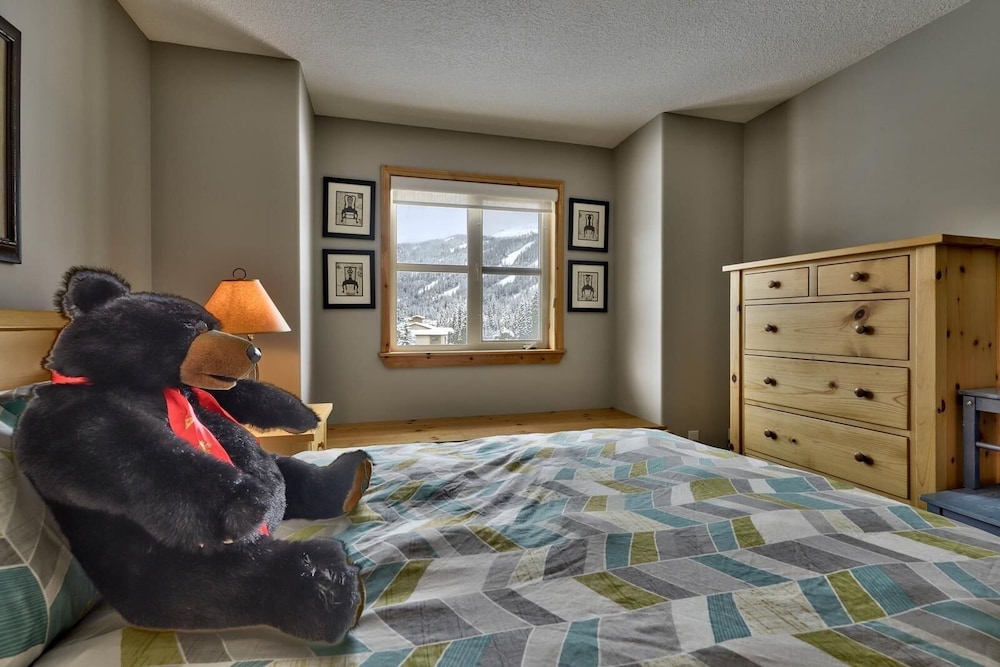 Condo, 3 Bedrooms photo 3