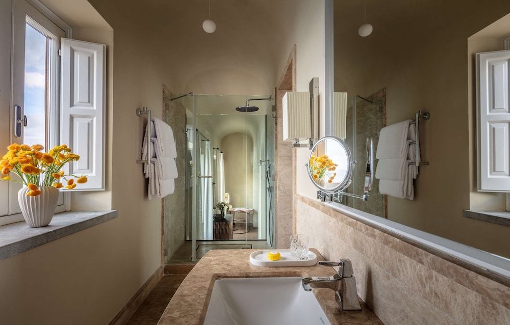 Junior Suite, 1 King Bed, Sea View (Terrace and Jacuzzi)