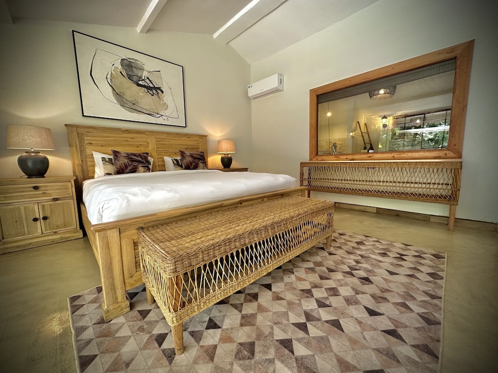 Luxury Room, 1 King Bed, Resort View photo 1