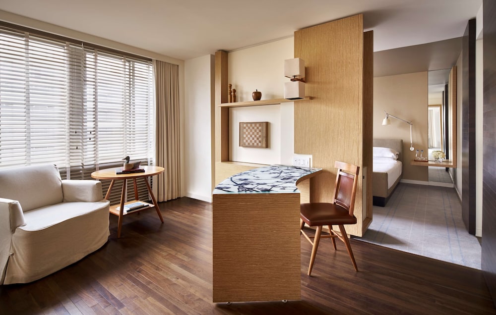 Suite (Georgetown)