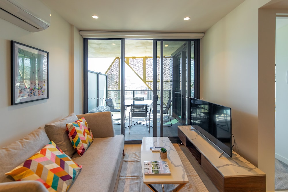 One Bedroom Apartment - Photo 11