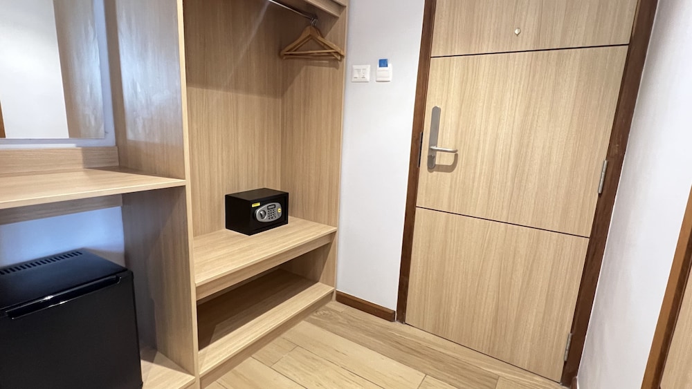 Premium Room - Photo 7