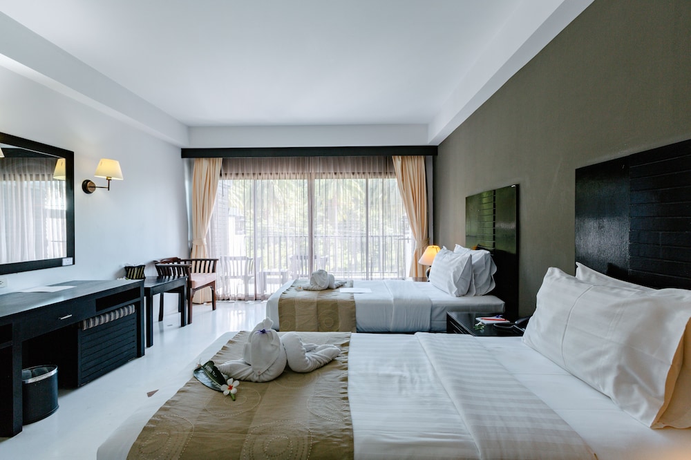 Superior Double Room, 1 Double Bed, Non Smoking, Mountain View, Road Side