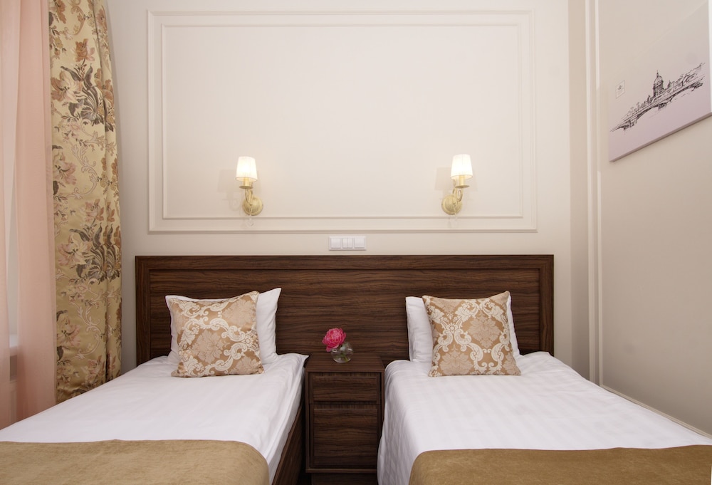 Standard Double or Twin Room, Refrigerator photo 3