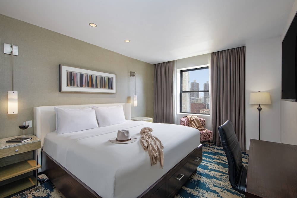 Room, 1 King Bed, Accessible Bathtub - Photo 1