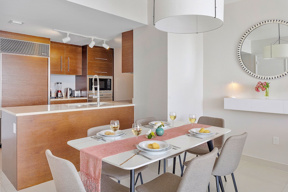 Design Apartment, 2 Bedrooms, Balcony, Ocean View
