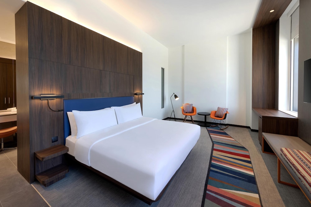 Room, 1 King Bed, City View photo 1
