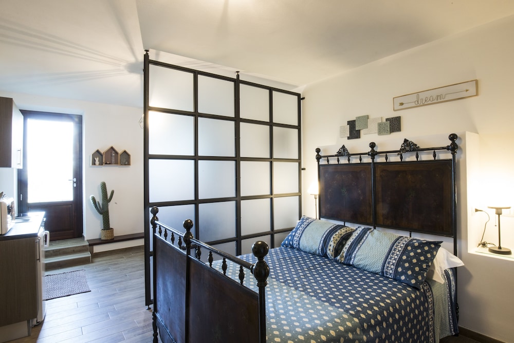 Romantic Studio Suite, 1 Double Bed, Kitchen, Ground Floor