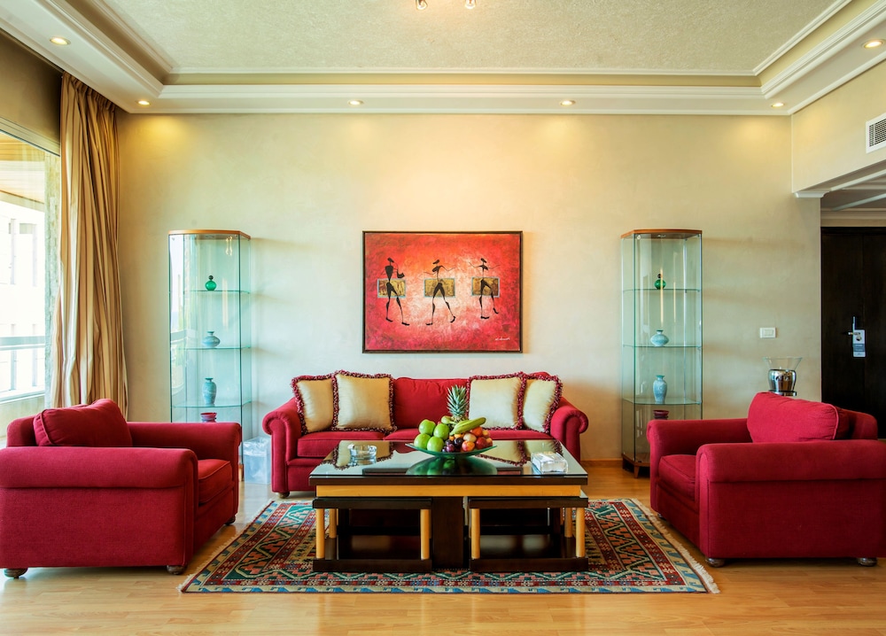 Deluxe Apartment, 3 Bedrooms, Kitchen, Beach View photo 2