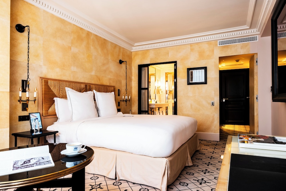 Deluxe Room, 1 King Bed photo 2