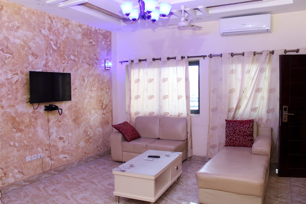 Standard Suite - Photo 1