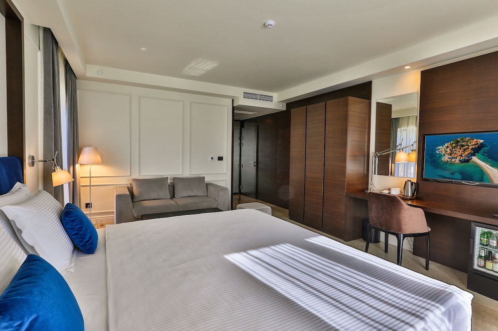 Deluxe Double Room, Sea View - Photo 2
