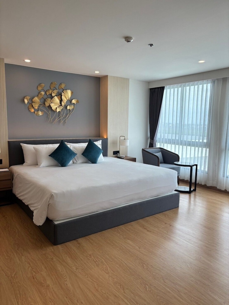 Premier Suite (Duplex) - Photo 3