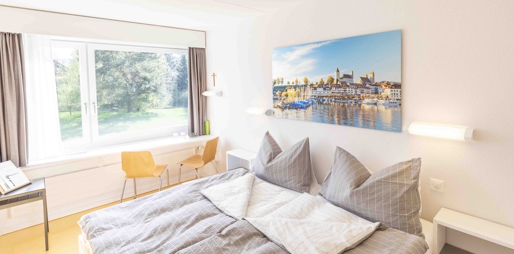 Classic Single Room, 1 Bedroom, Accessible, Park View photo 3
