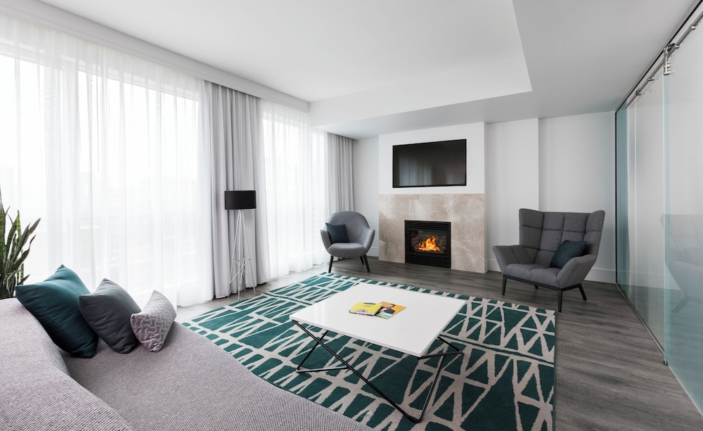 Penthouse Crescent