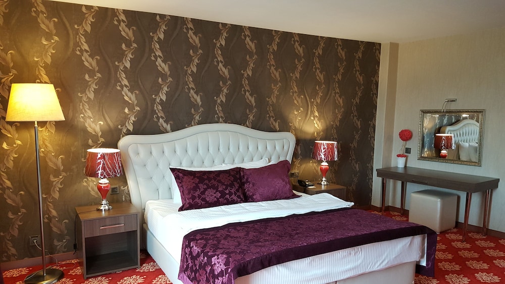 Deluxe Studio Suite