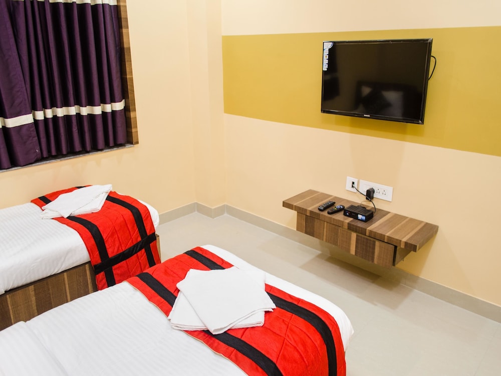 Deluxe Double or Twin Room, 1 Queen Bed photo 3