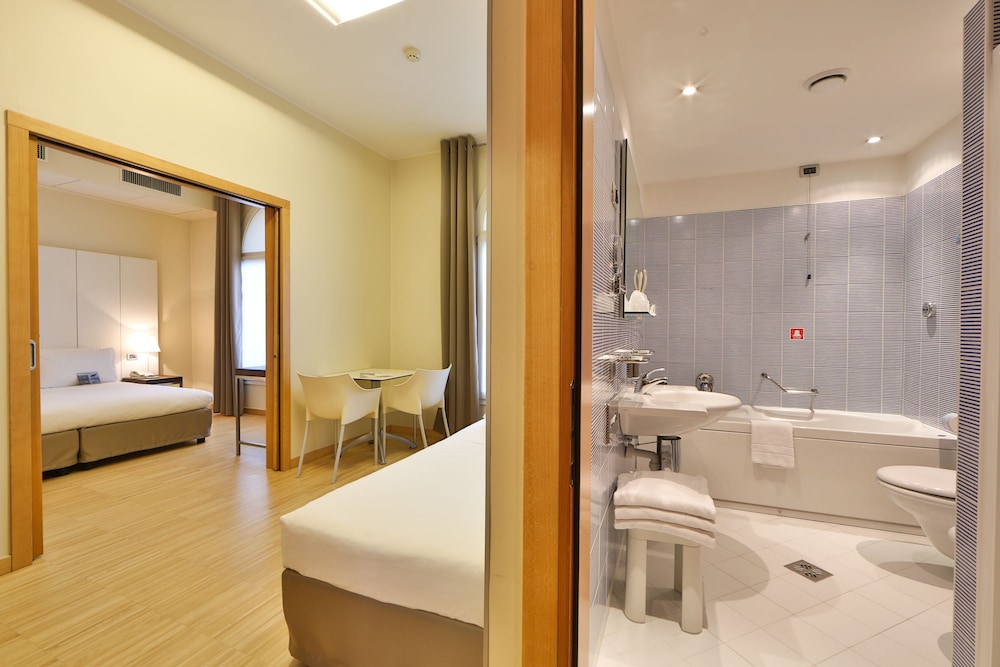 Classic Room, Multiple Beds - Photo 17