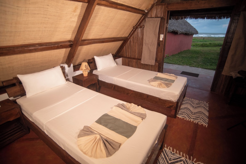 Twin Room, Beach View photo 2