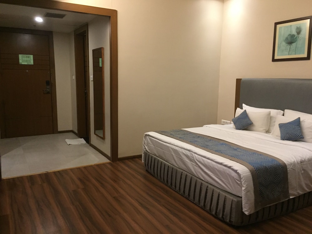 Executive Room - Photo 4