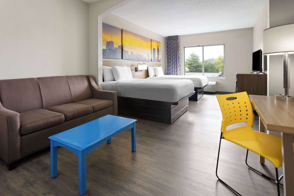 Suite, 2 Queen Beds, Non Smoking - Photo 1