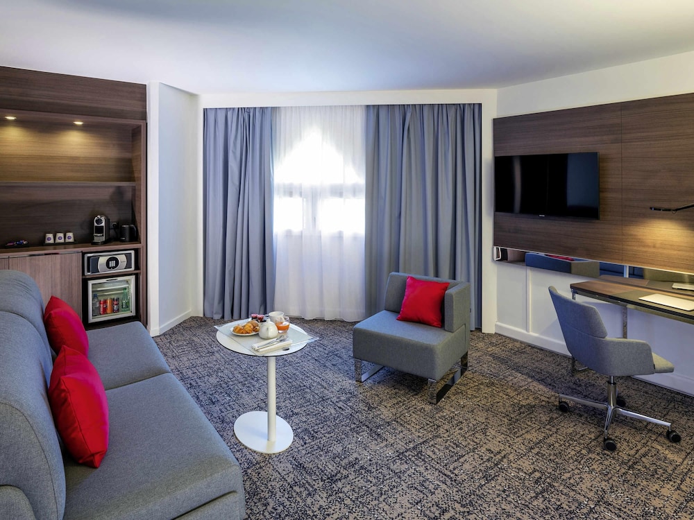 Suite, 1 Double Bed with Sofa bed photo 1