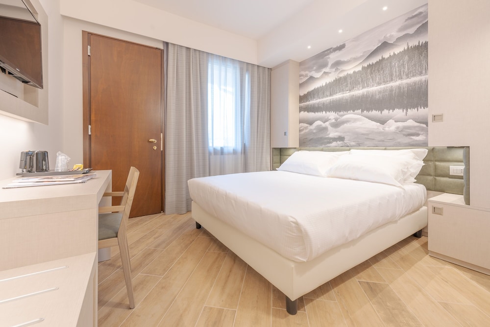 Standard Double Room Single Use photo 2