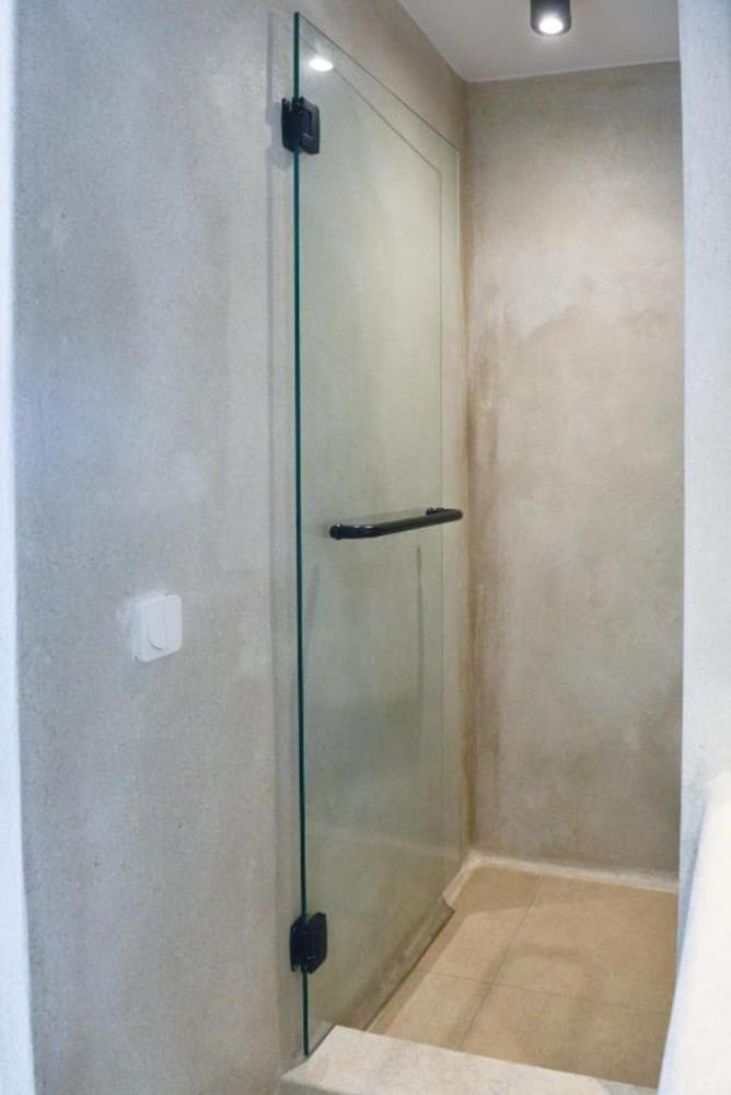 Standard Double Room - Photo 6