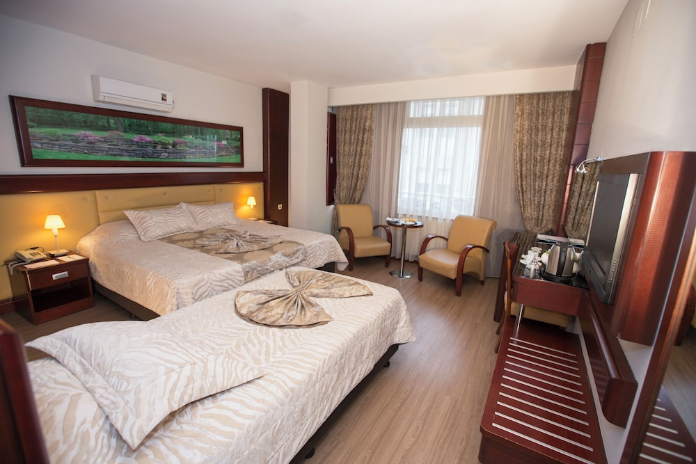 Basic Triple Room photo 1