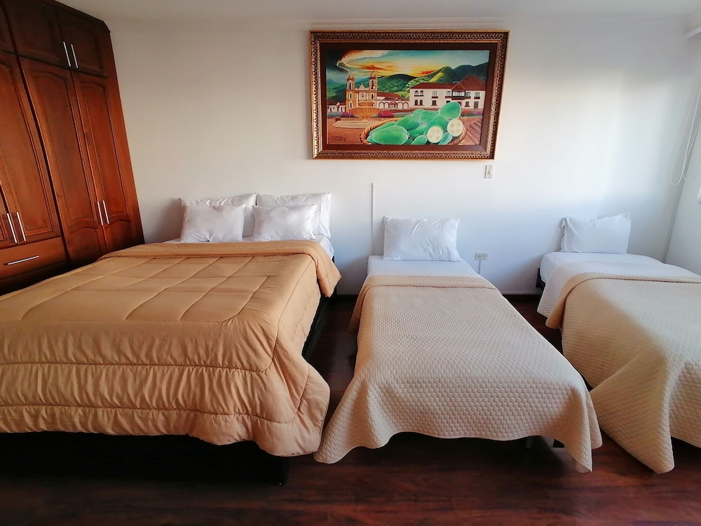 Family Quadruple Room photo 3