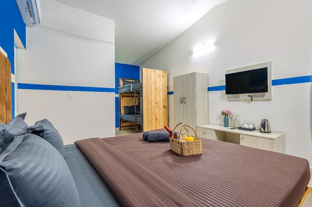 Family Quadruple Room, Balcony photo 1
