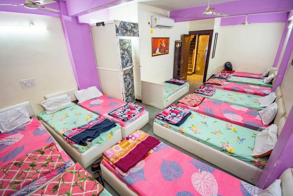 12 Single Bed Room