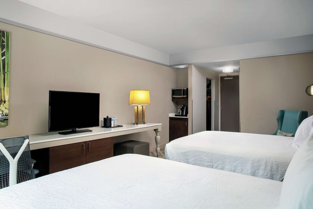 Room, 2 Queen Beds, Non Smoking (Hearing Accessible) photo 3