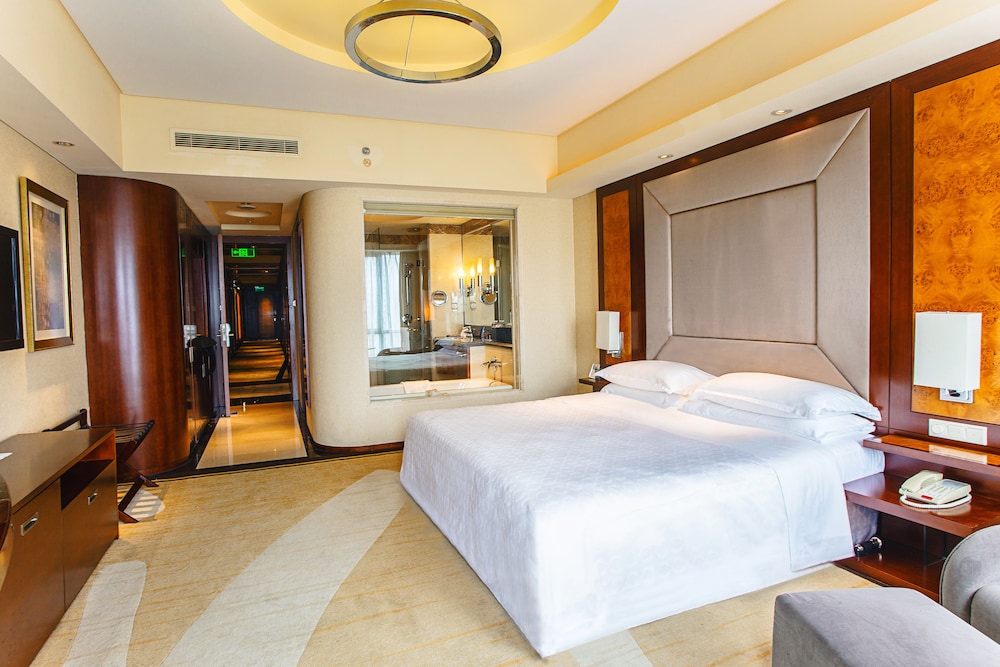 Superior Room, 1 King Bed