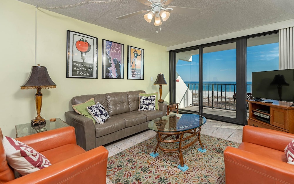 Condo, 2 Bedrooms