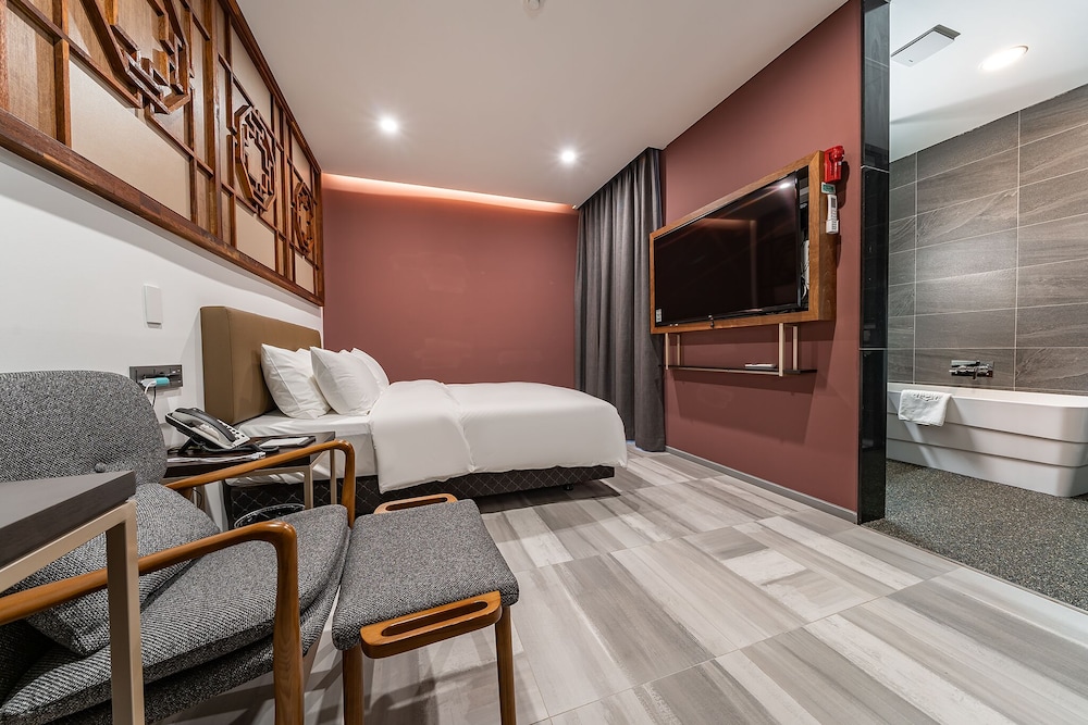 Standard Double Room - Photo 2