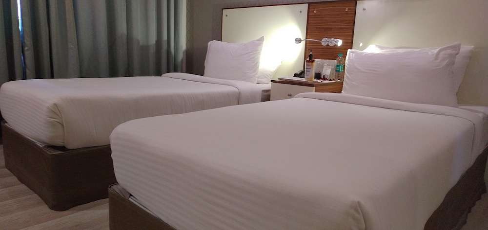 Executive Room (Twin Bed) - Photo 7
