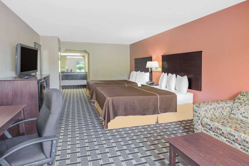 Suite, 2 Double Beds, Smoking - Photo 1