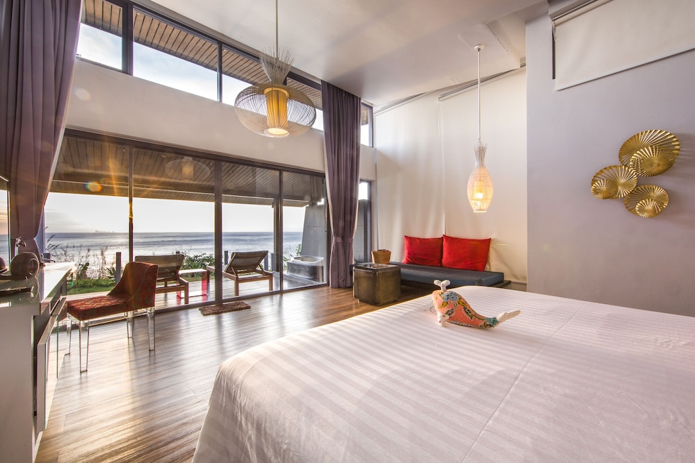 The Privilege Suite with Spectacular Sea View - Photo 18
